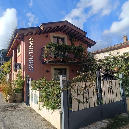 La Bottega Del Fabbro Affitto Breve Villa Contigliano Eksteriør bilde