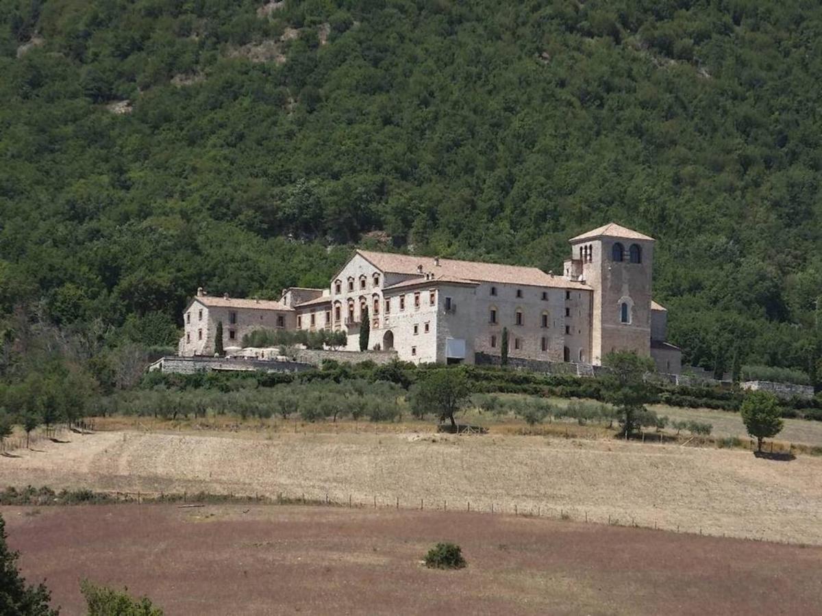 La Bottega Del Fabbro Affitto Breve Villa Contigliano Eksteriør bilde