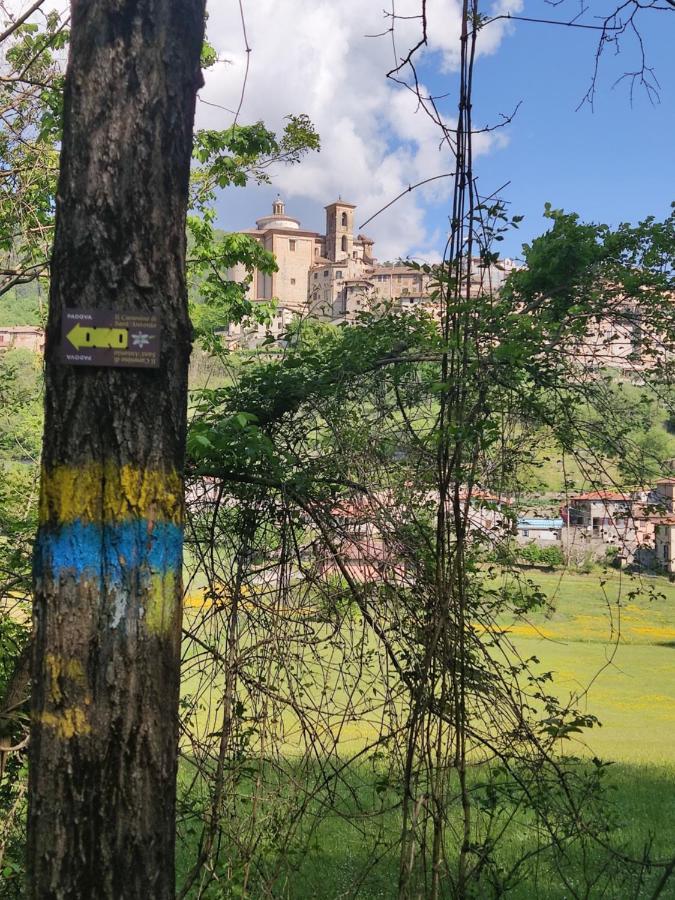 La Bottega Del Fabbro Affitto Breve Villa Contigliano Eksteriør bilde