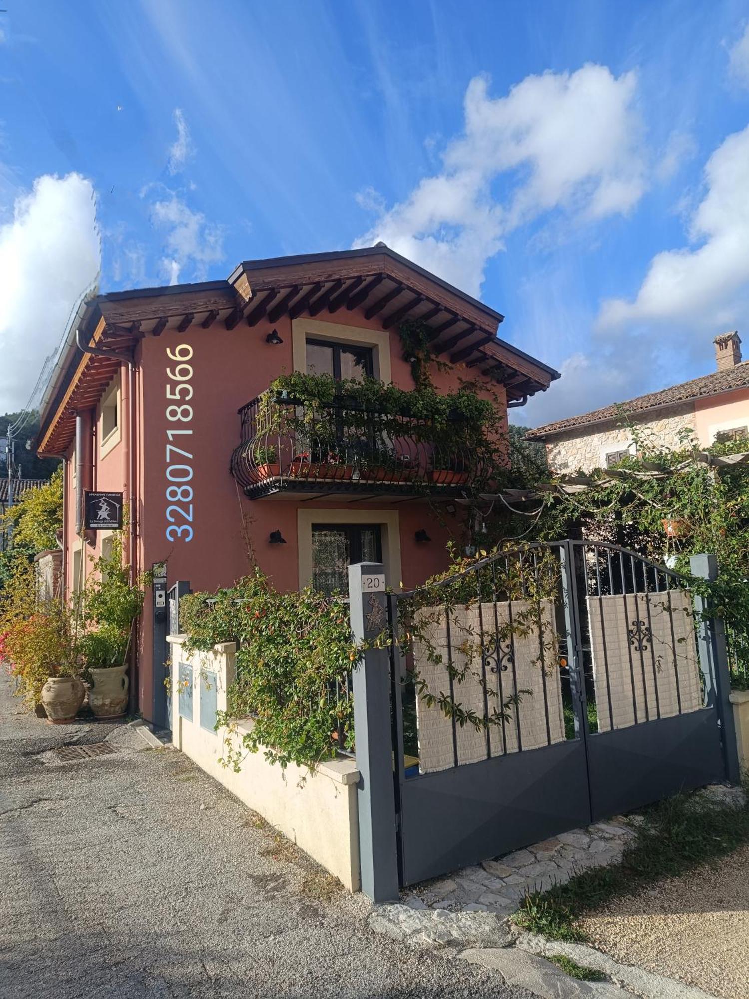 La Bottega Del Fabbro Affitto Breve Villa Contigliano Eksteriør bilde
