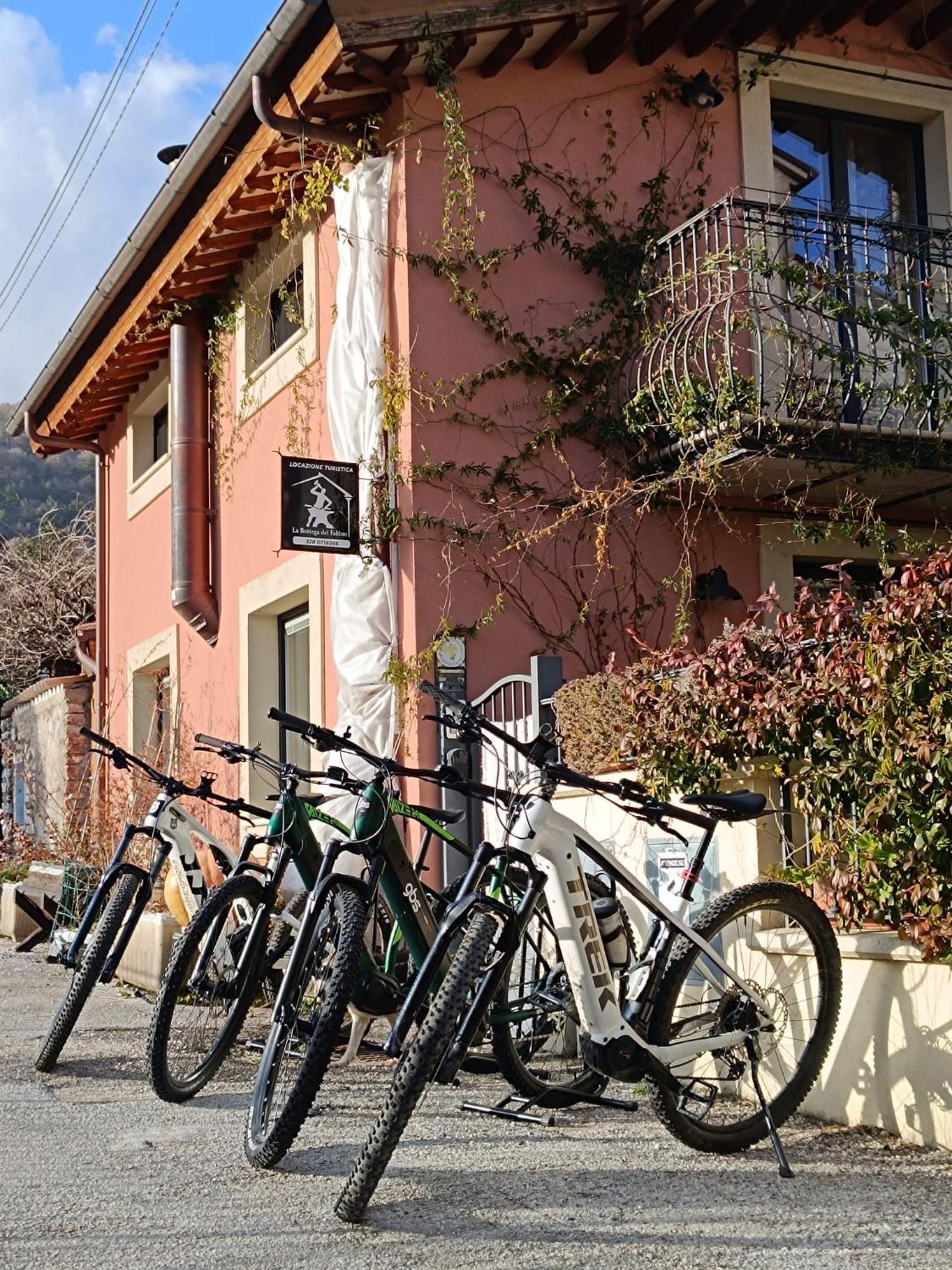 La Bottega Del Fabbro Affitto Breve Villa Contigliano Eksteriør bilde